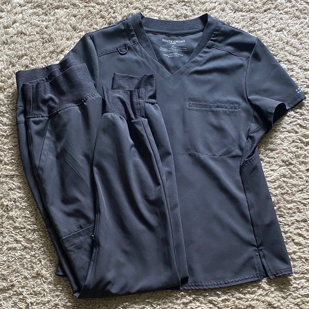 White Cross Charcoal Scrub Ensemble